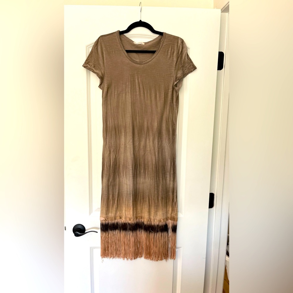 Northland - midi tshirt dress w/fringe - size small